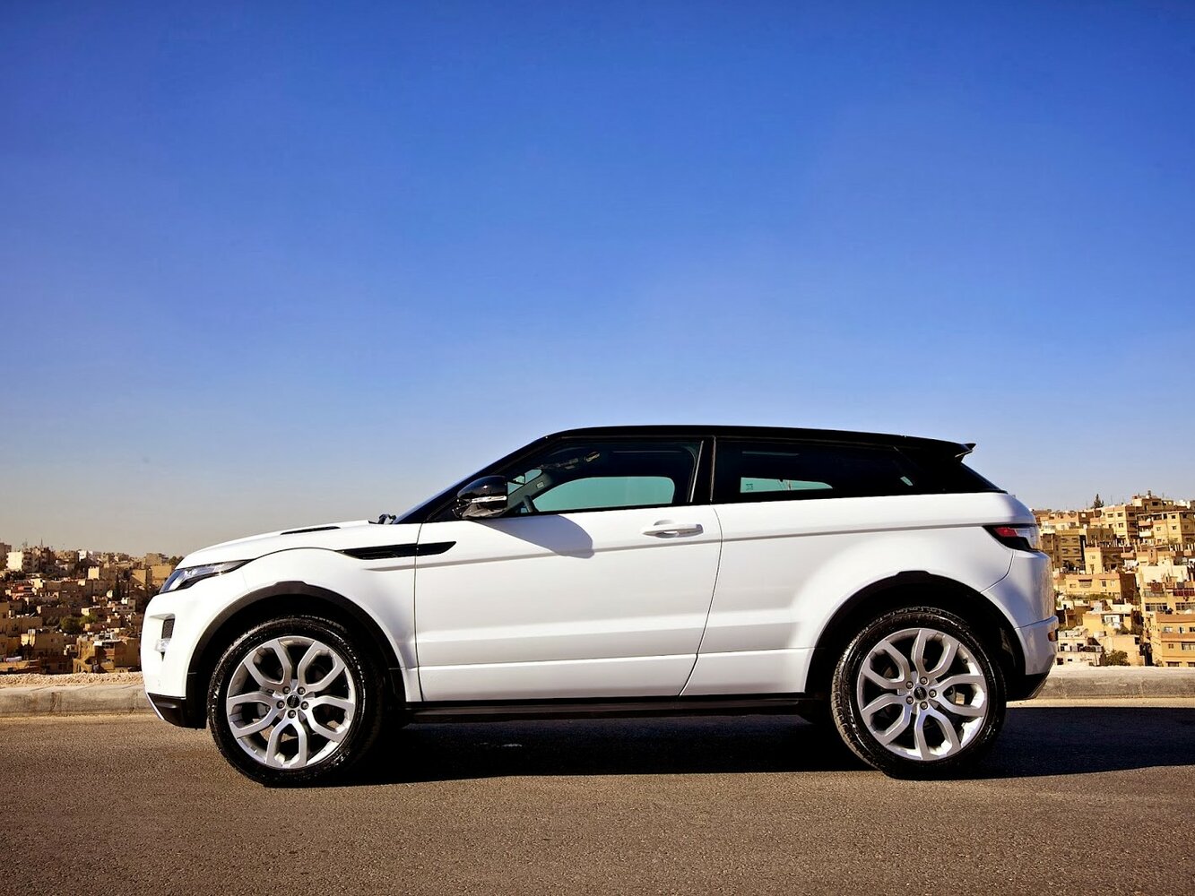 Land Rover Range Rover Evoque 2.2 SD4 — Фотографии комплектации 3
