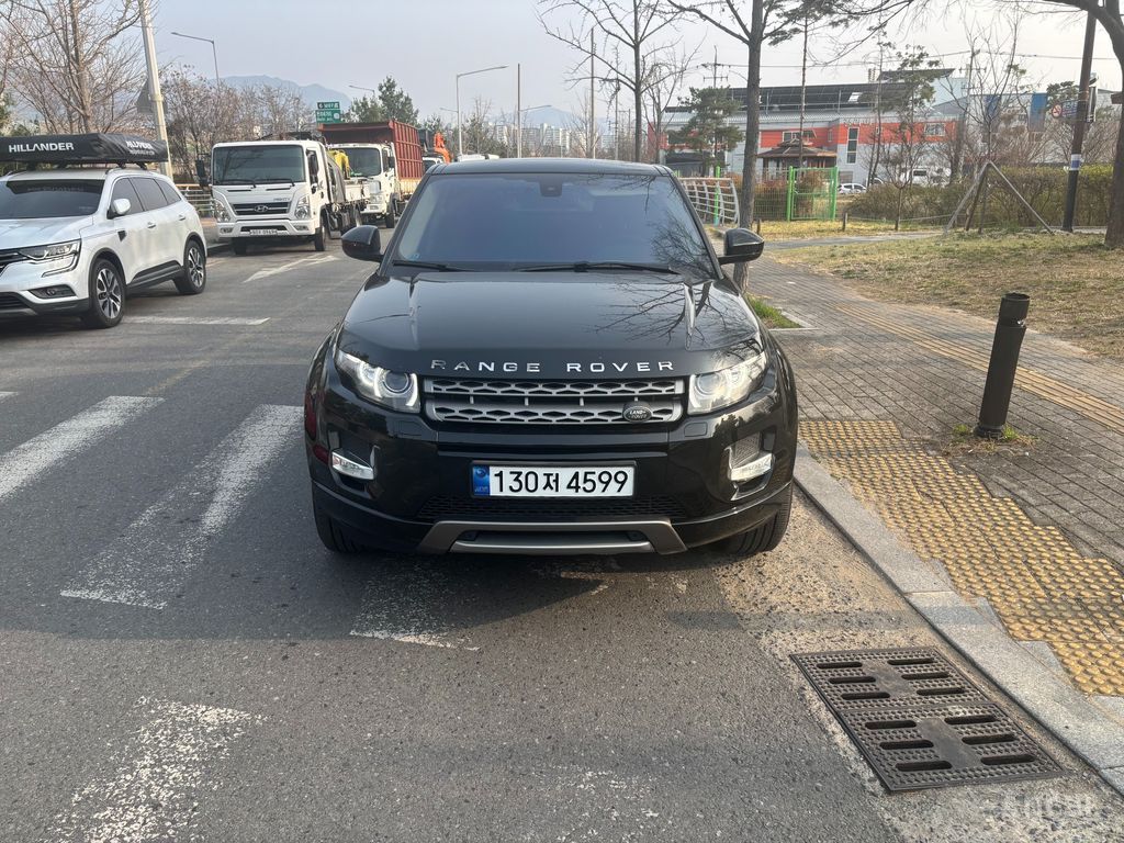 Land Rover Range Rover Evoque 2.2 SD4 — Фотографии автомобиля 2