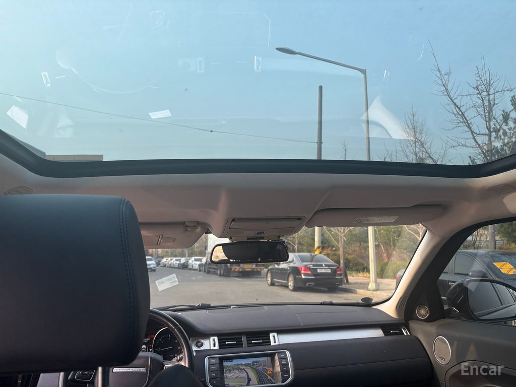 Land Rover Range Rover Evoque 2.2 SD4 — Фотографии автомобиля 11