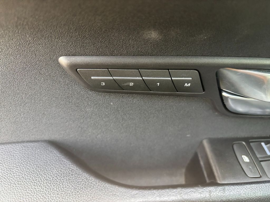 Land Rover Range Rover Evoque 2.2 SD4 — Фотографии автомобиля 13
