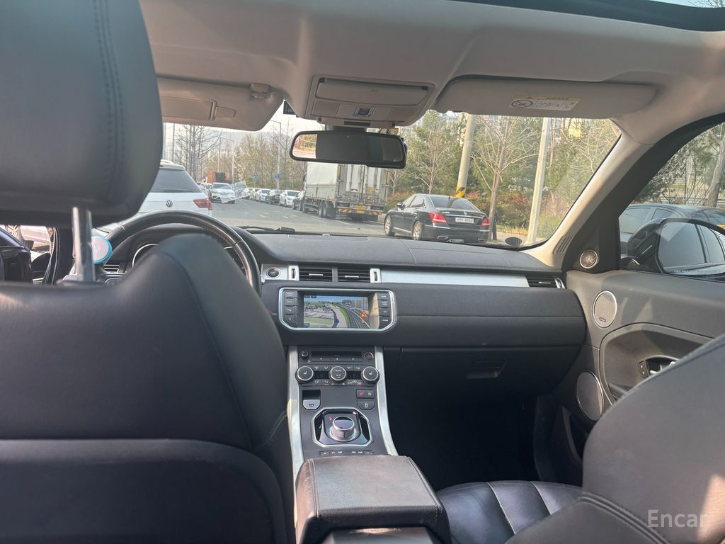 Land Rover Range Rover Evoque 2.2 SD4 — Фотографии автомобиля 9