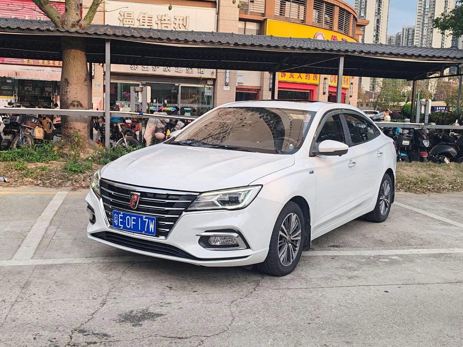 Roewe i5 2019 1.5L AT 4G Flagship VI