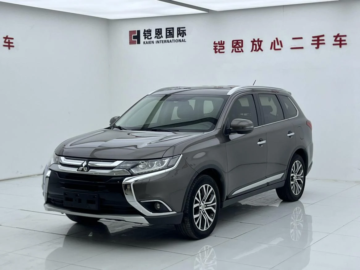 Mitsubishi Outlander 2016 2.4L 4WD Elite 5 мест