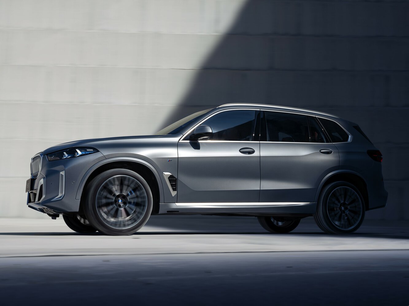 BMW X5 2025 xDrive30Li Premium M Sport — Фотографии комплектации 3