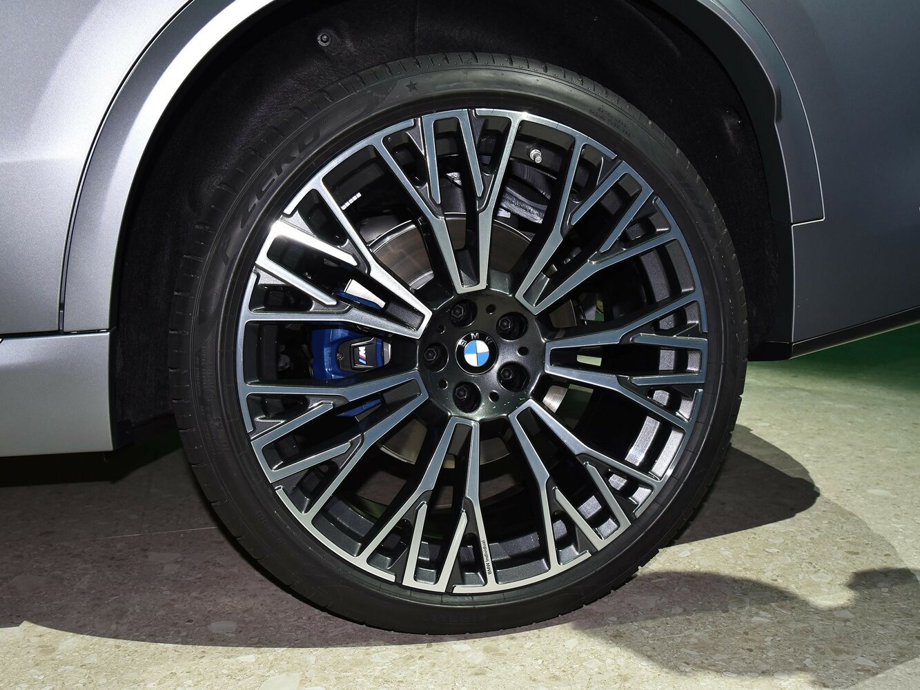 BMW X5 2025 xDrive30Li Premium M Sport — Фотографии комплектации 9