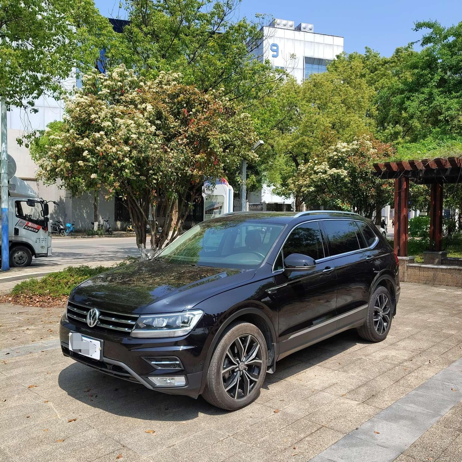 Volkswagen Tiguan L 2020 330TSI AT 2WD R-Line Flagship VI