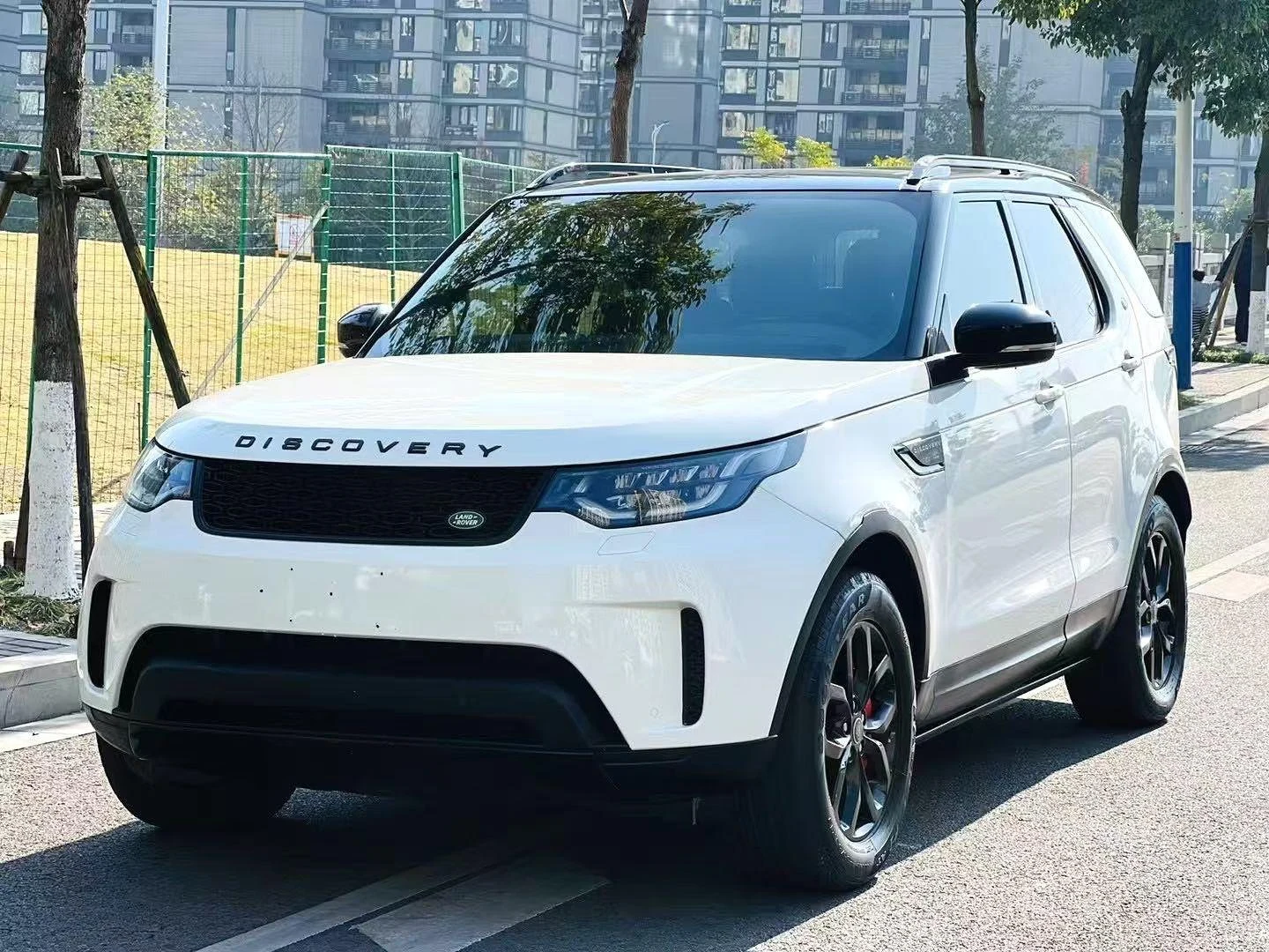 Land Rover Discovery 2018 3.0 V6 SE