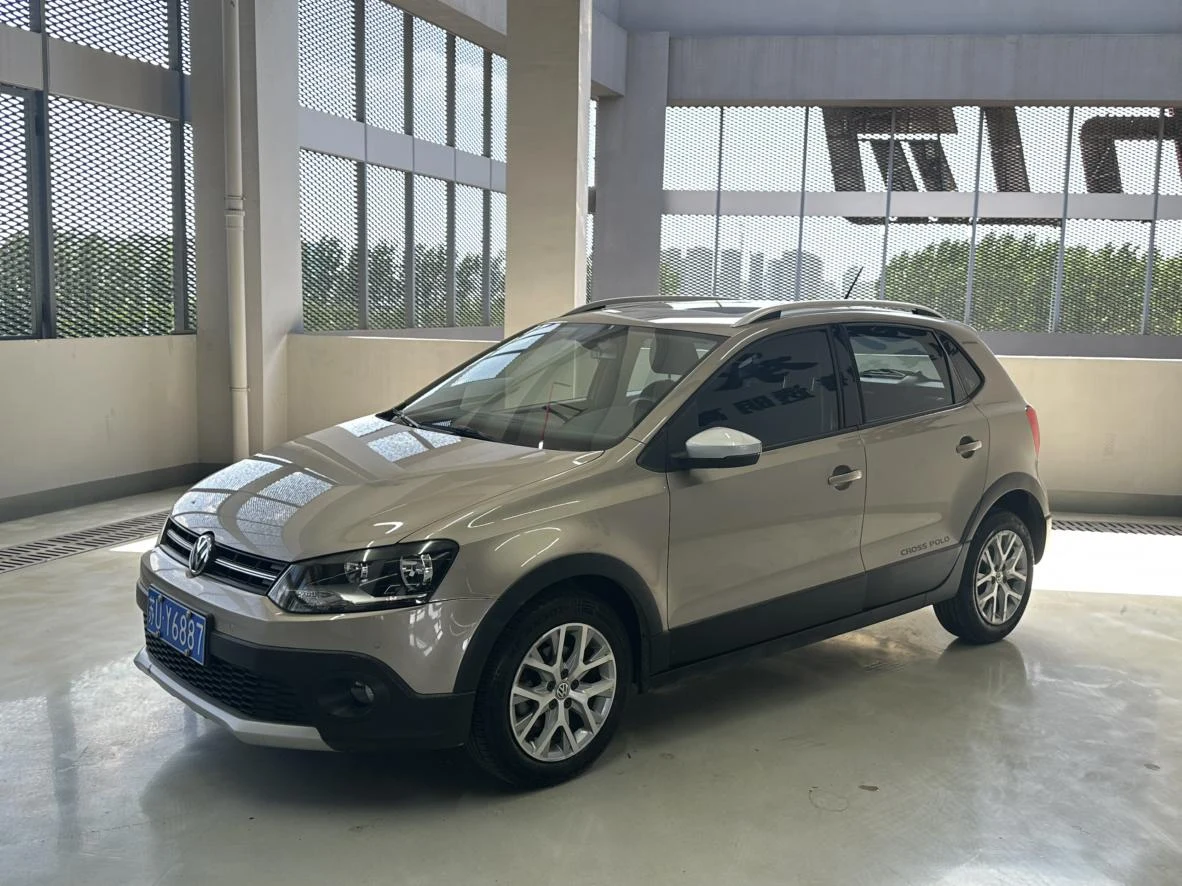 Volkswagen Polo 2014 1.6L Cross POLO AT