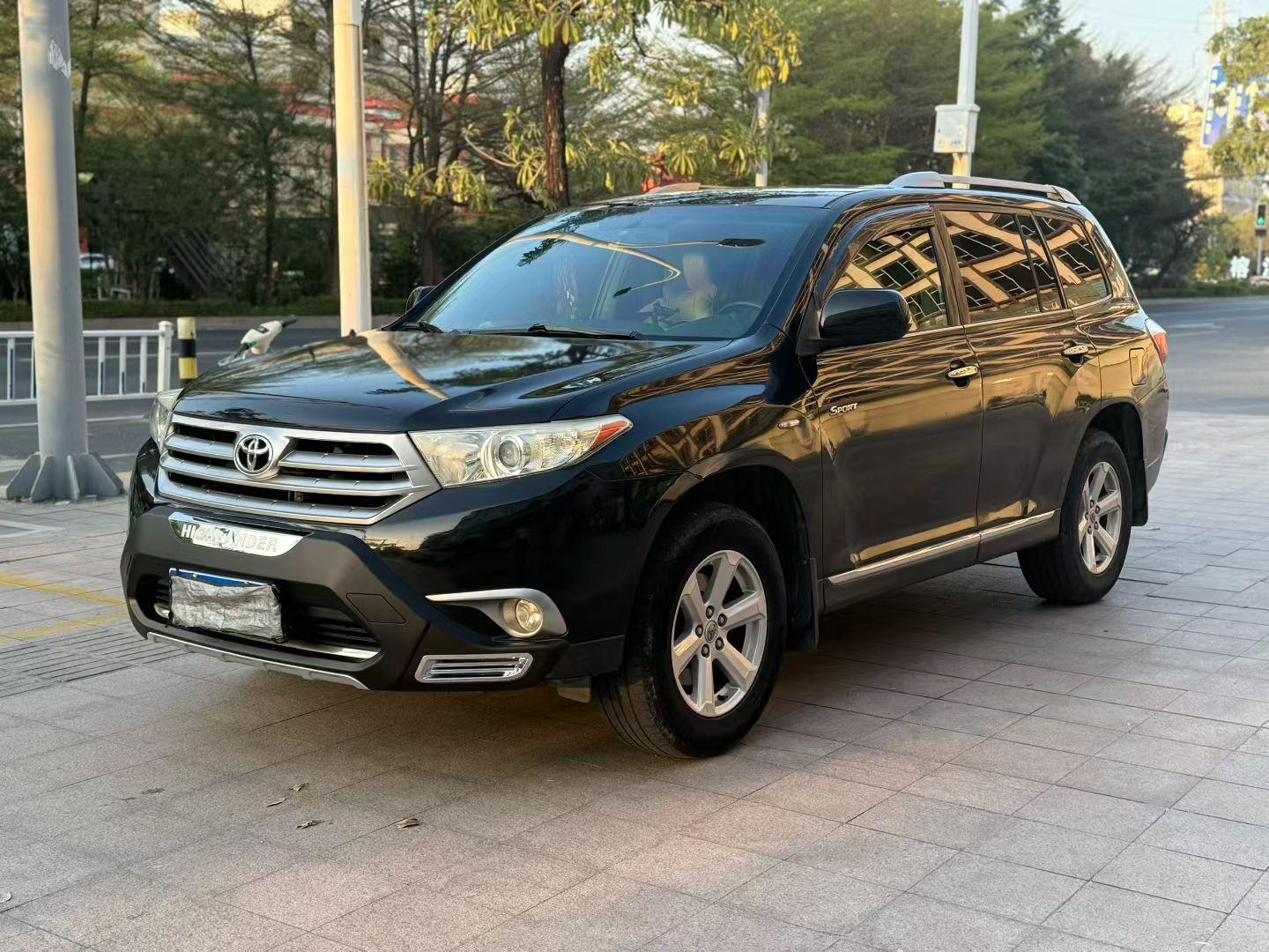 Toyota Highlander 2013 2.7L 5 мест