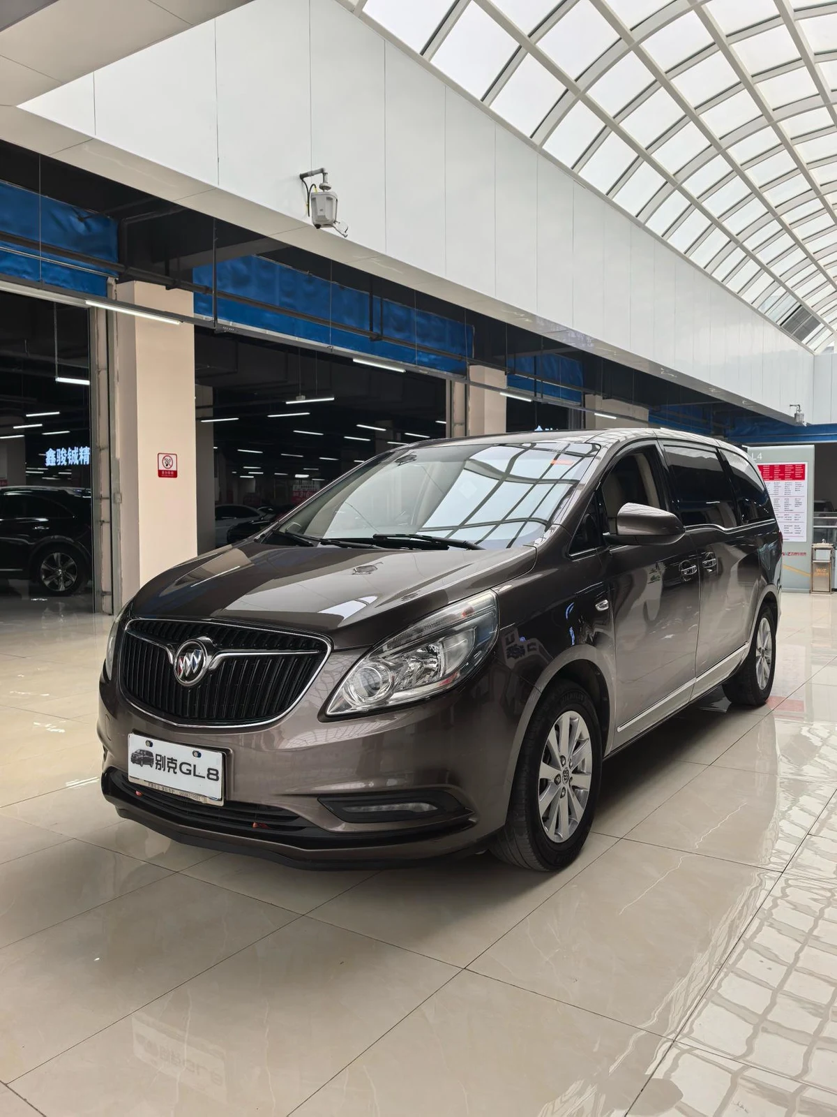 Buick GL8 2017 25S Luxury V