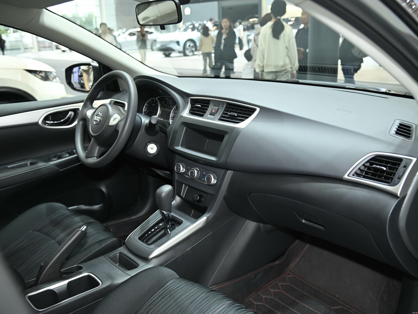 Nissan Sylphy 2018 1.6XV CVT Premium — Фотографии комплектации 6