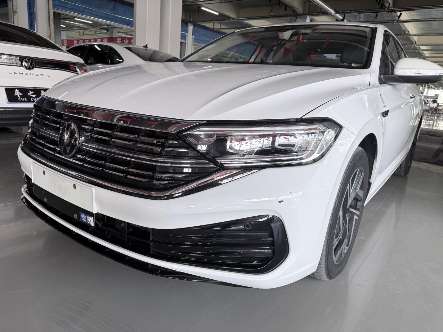 Volkswagen Sagitar 2023 300TSI DSG — Фотографии автомобиля 1