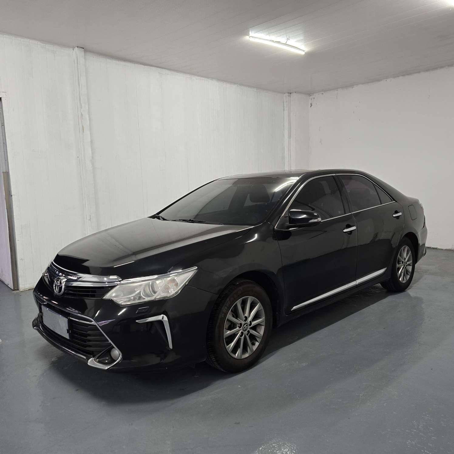 Toyota Camry 2016 2.0G Luxury