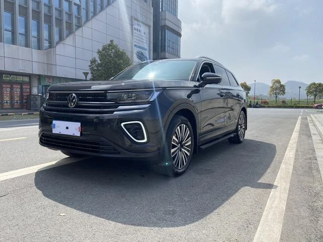 Volkswagen Tavendor 2023 330TSI 2WD Luxury