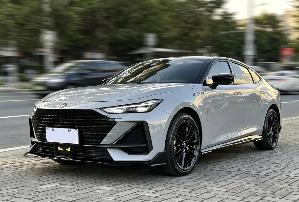Changan UNI-V 2023 1.5T Sport