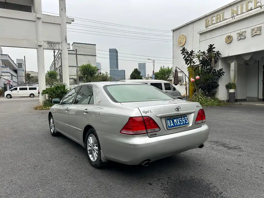 Toyota Crown 2005 3.0L Royal — Фотографии автомобиля 7