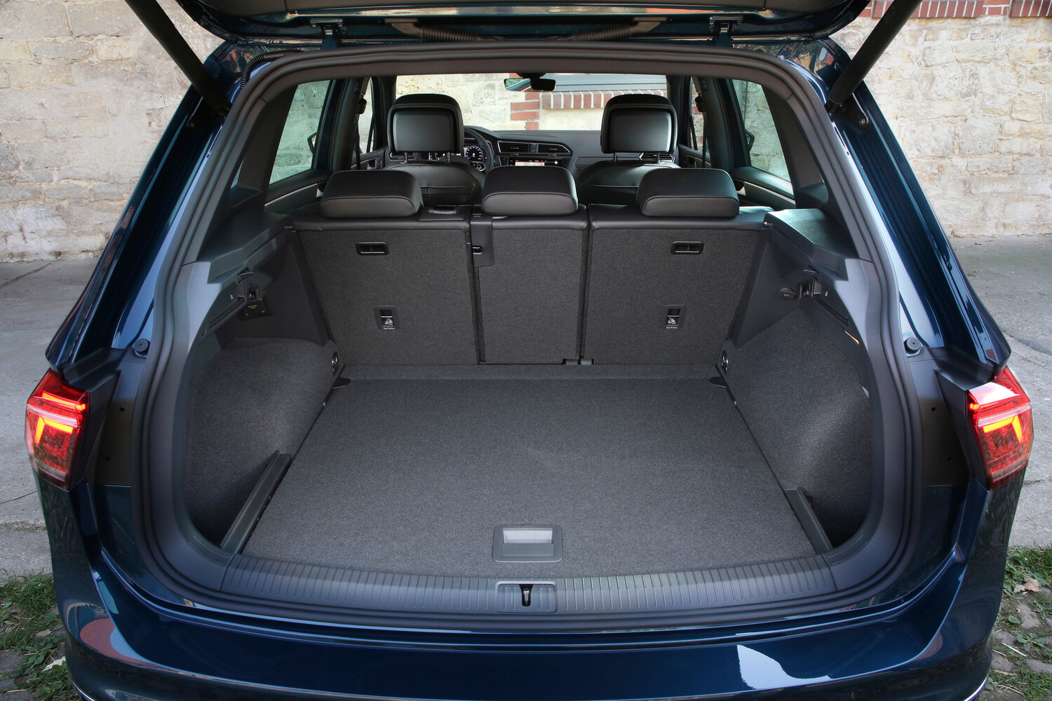 Volkswagen Tiguan 2.0 TDI Prestige — Фотографии комплектации 14