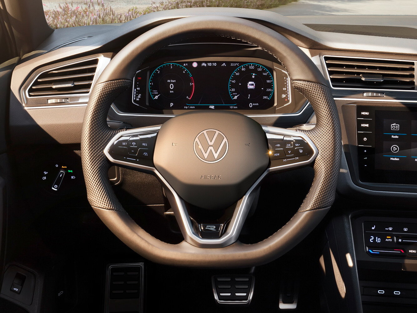Volkswagen Tiguan 2.0 TDI Prestige — Фотографии комплектации 15
