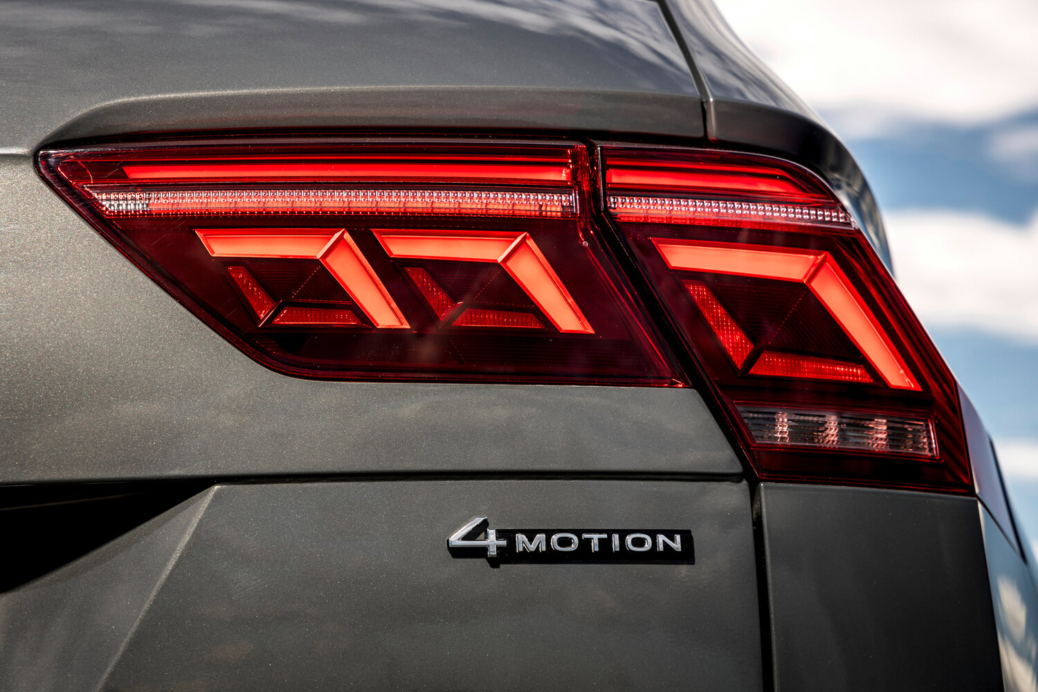 Volkswagen Tiguan 2.0 TDI Prestige — Фотографии комплектации 18