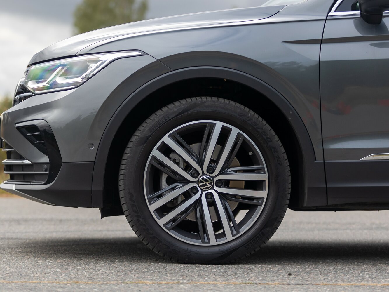 Volkswagen Tiguan 2.0 TDI Prestige — Фотографии комплектации 24