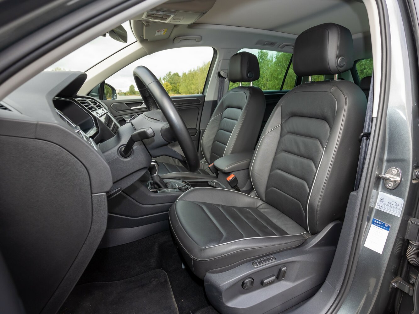 Volkswagen Tiguan 2.0 TDI Prestige — Фотографии комплектации 27