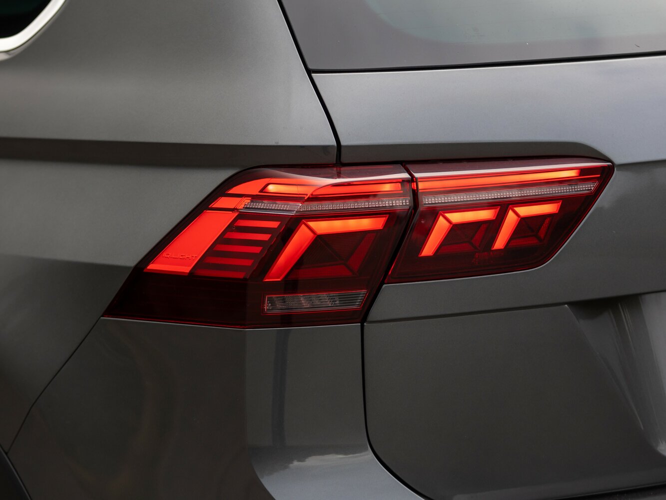 Volkswagen Tiguan 2.0 TDI Prestige — Фотографии комплектации 30