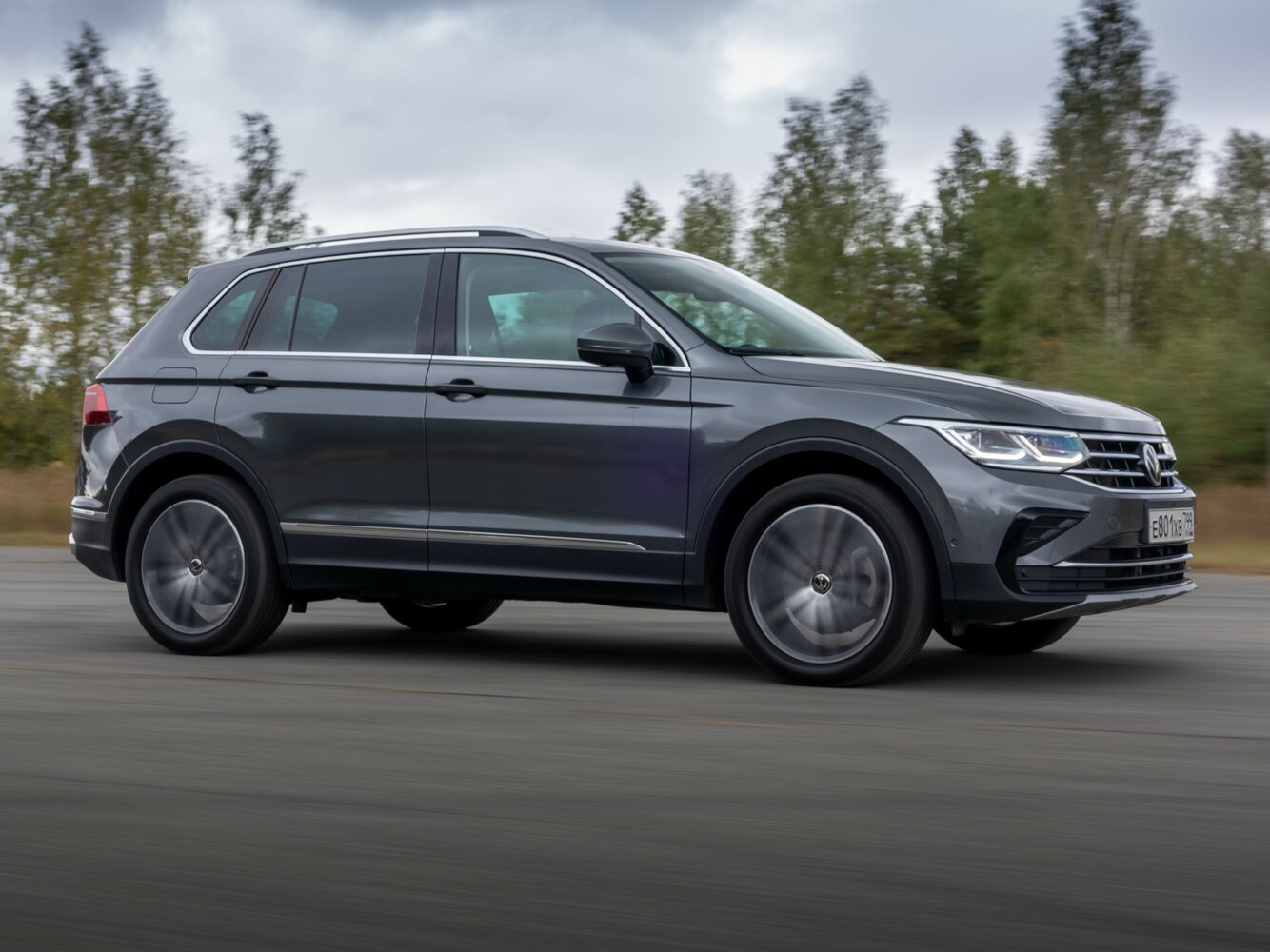 Volkswagen Tiguan 2.0 TDI Prestige — Фотографии комплектации 34