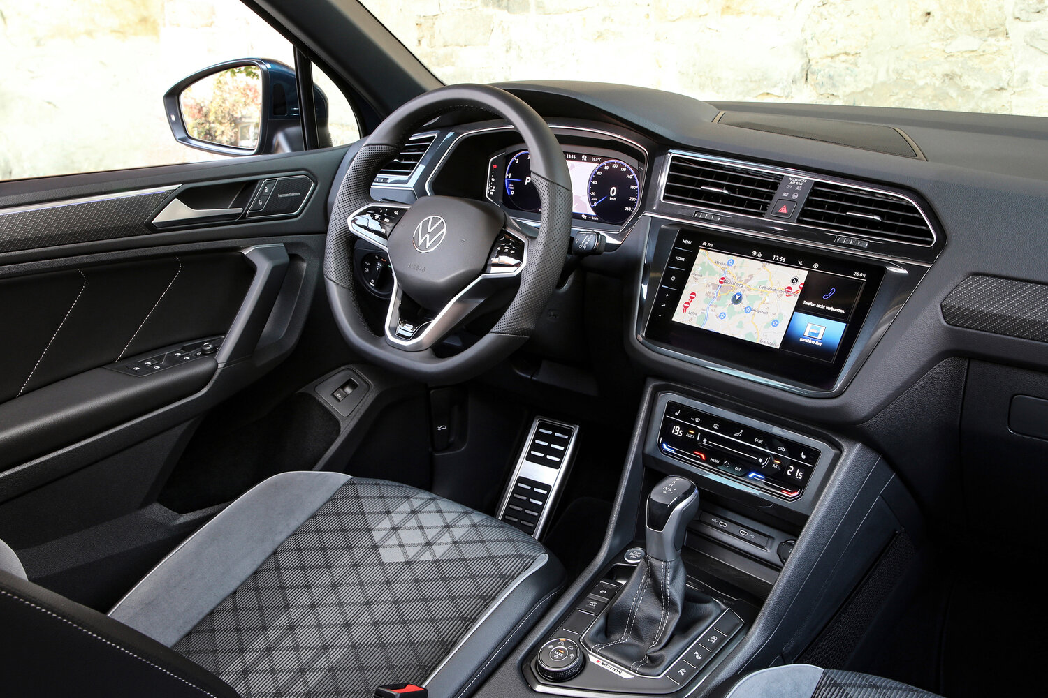 Volkswagen Tiguan 2.0 TDI Prestige — Фотографии комплектации 6
