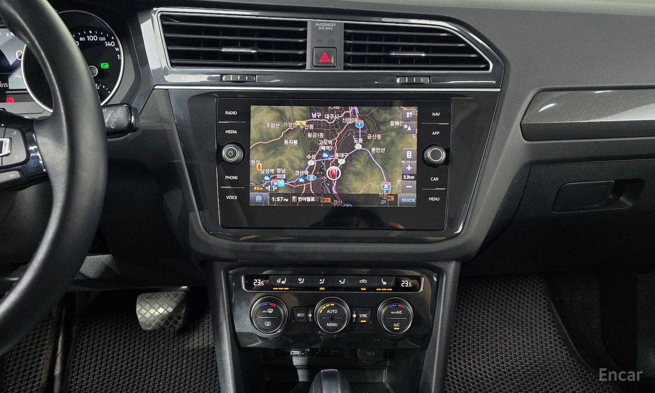 Volkswagen Tiguan 2.0 TDI Prestige — Фотографии автомобиля 15