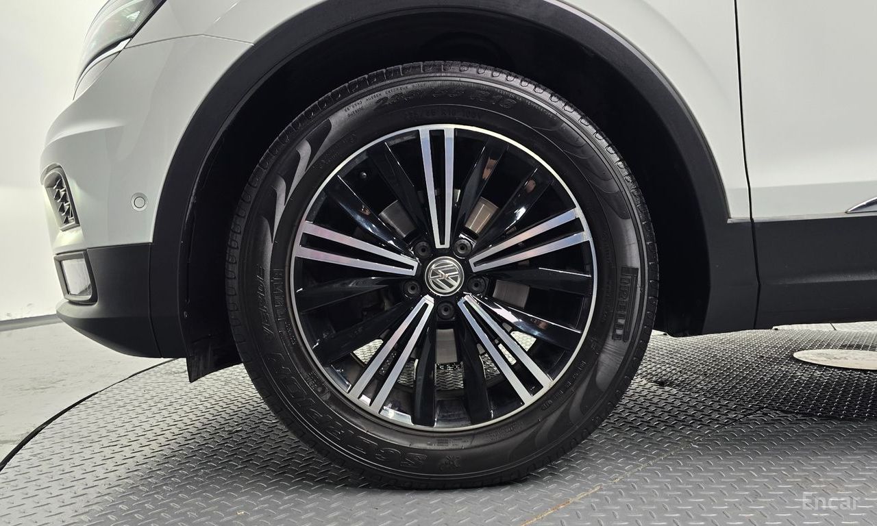 Volkswagen Tiguan 2.0 TDI Prestige — Фотографии автомобиля 5