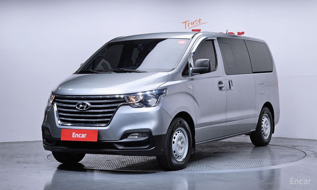 Hyundai Starex Van 5