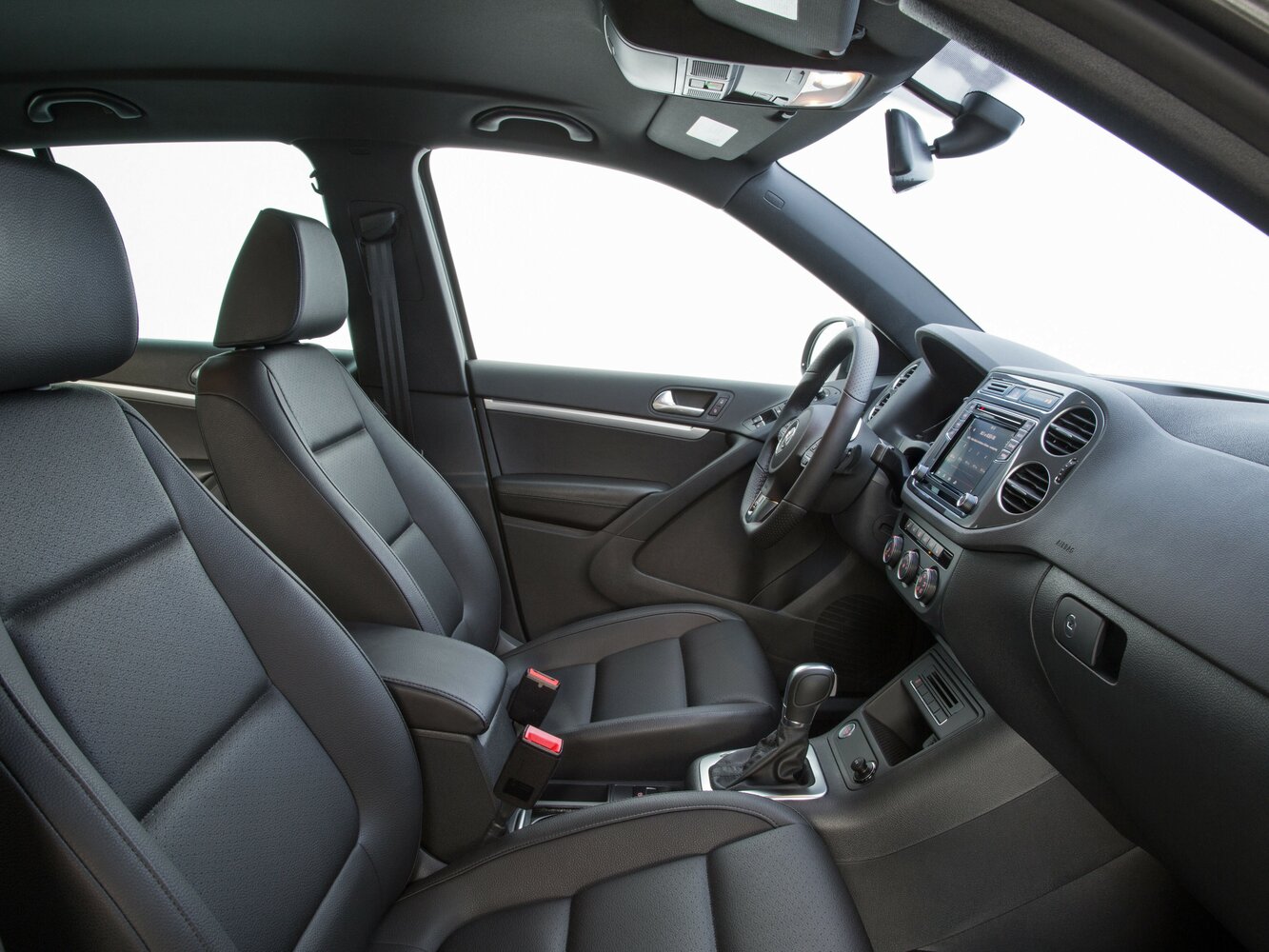 Volkswagen Tiguan 2015 1.8TSI AT Luxury — Фотографии комплектации 9