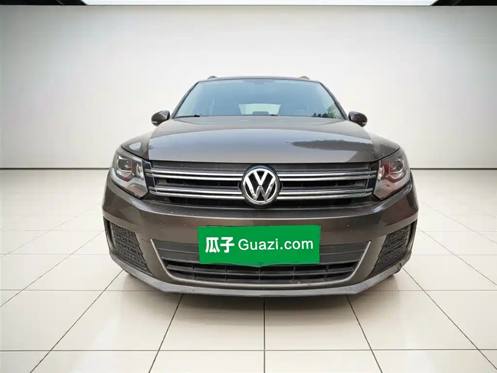 Volkswagen Tiguan 2015 1.8TSI AT Luxury — Фотографии автомобиля 24