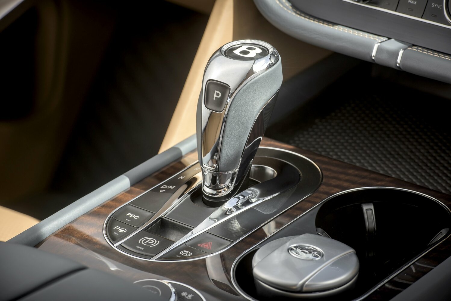 Bentley Bentayga 2018 4.0T V8 — Фотографии комплектации 10