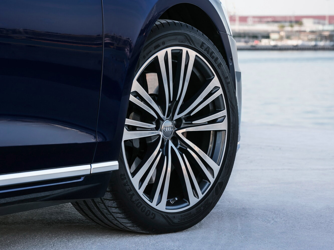 Audi A8 2017 A8L 45 TFSI quattro — Фотографии комплектации 12