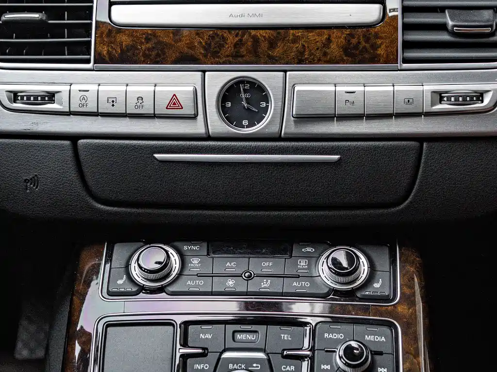 Audi A8 2017 A8L 45 TFSI quattro — Фотографии автомобиля 16
