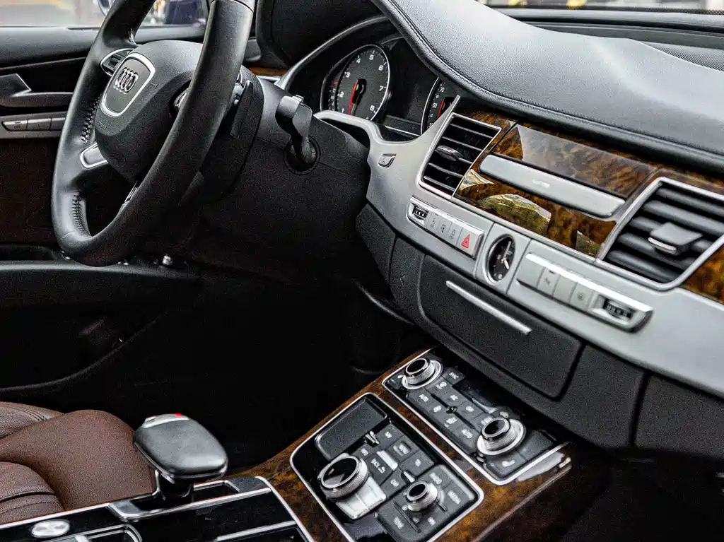 Audi A8 2017 A8L 45 TFSI quattro — Фотографии автомобиля 17