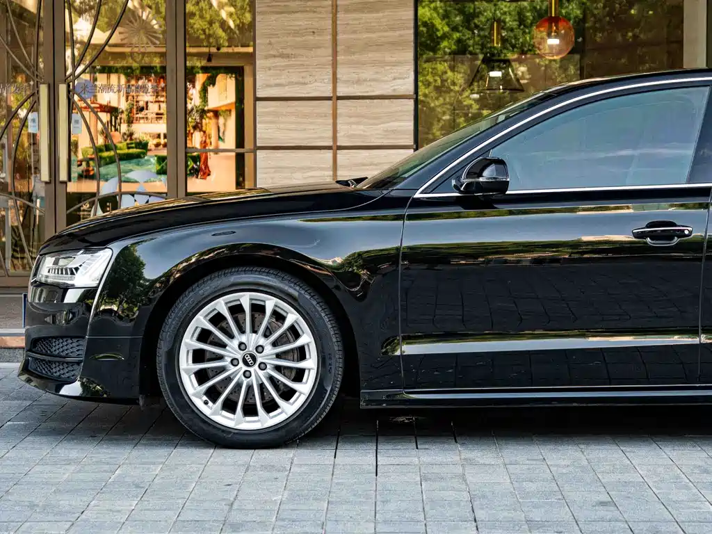 Audi A8 2017 A8L 45 TFSI quattro — Фотографии автомобиля 4