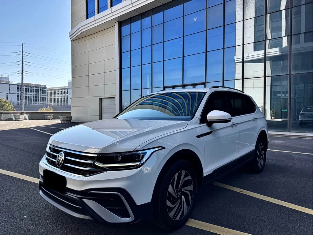 Volkswagen Tiguan L L 2022 330TSI AT 2WD Smart
