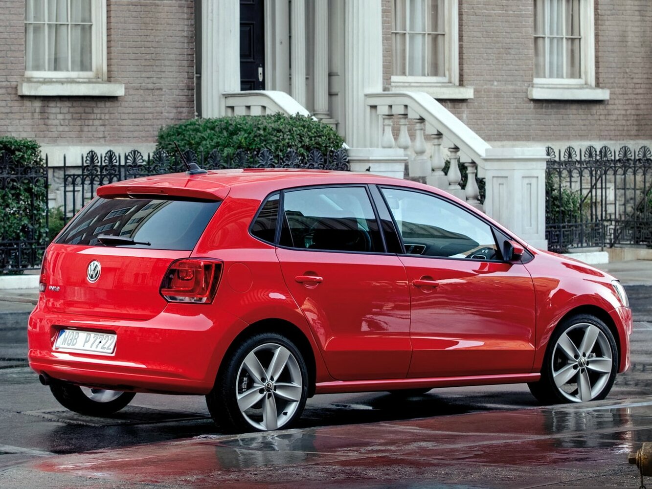 Volkswagen Polo 1.6 TDI R-Line — Фотографии комплектации 5