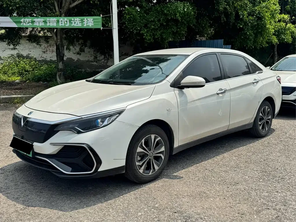 Venucia D60EV
