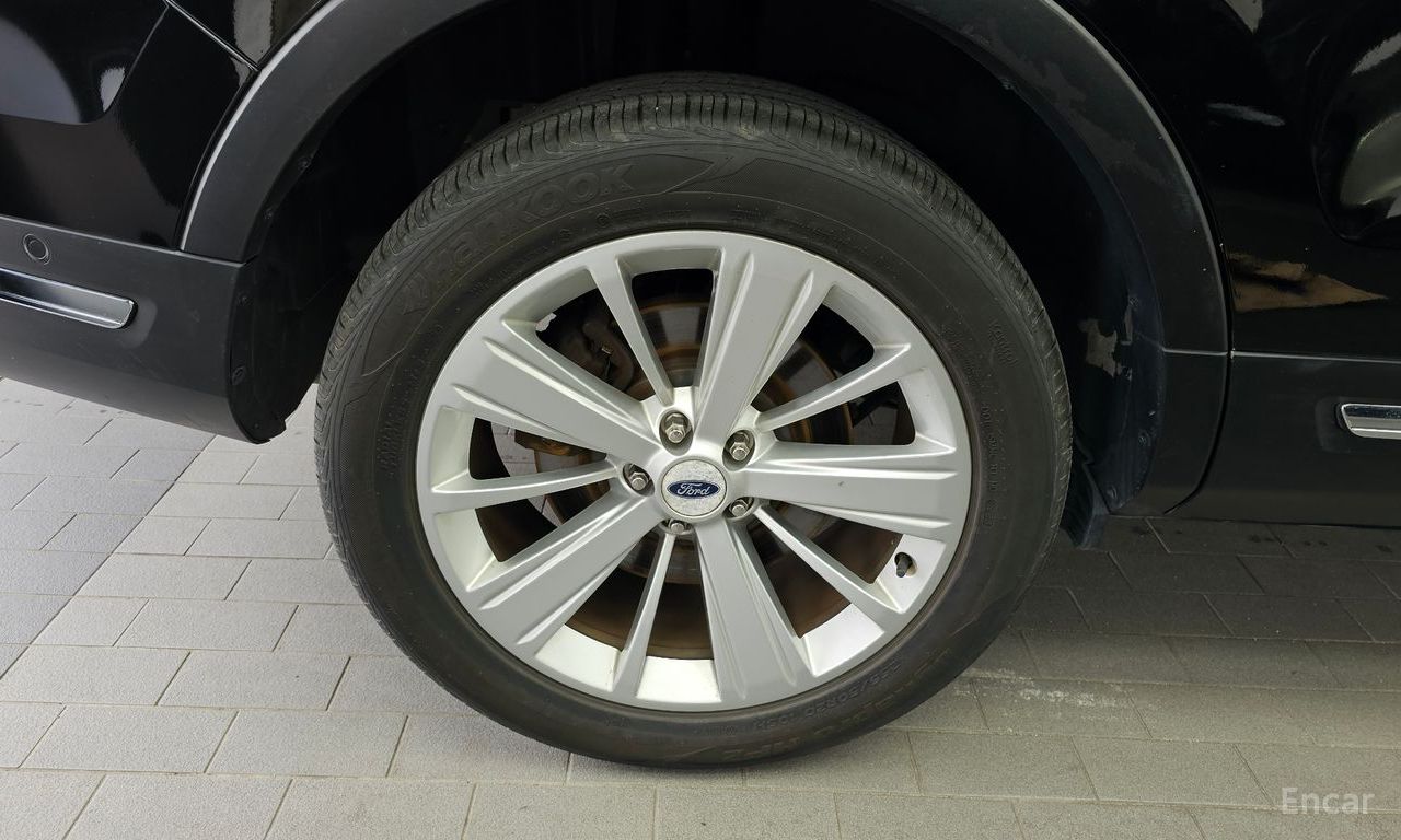 Ford Explorer 2.3 4WD — Фотографии автомобиля 5