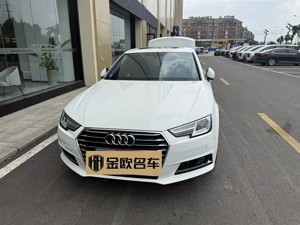 Audi A4L 2017 40 TFSI Fashion
