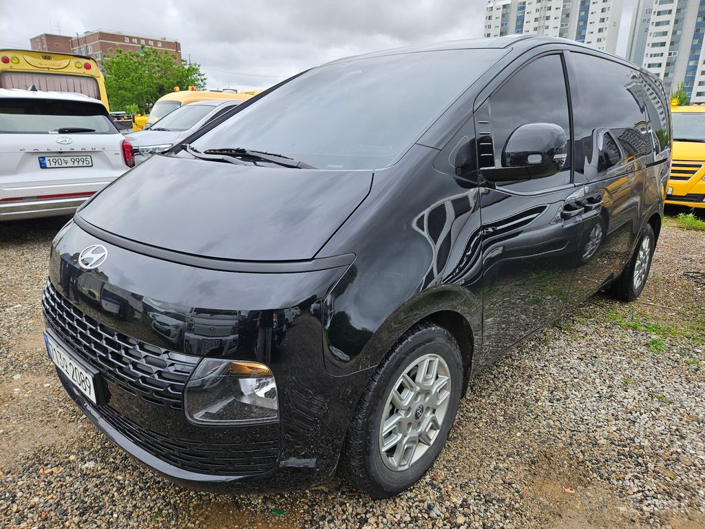 Hyundai Staria Modern