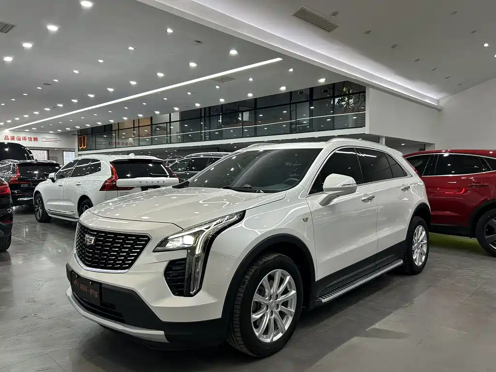 Cadillac XT4 2021 28T