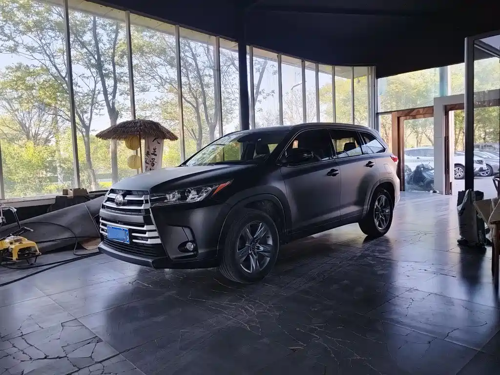 Toyota Highlander 2018 2.0T Luxury 7 мест V