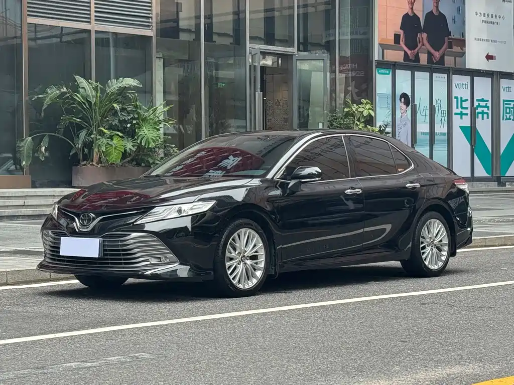 Toyota Camry 2019 2.5G Luxury V