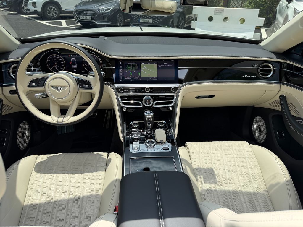 Bentley Flying Spur — Фотографии автомобиля 6