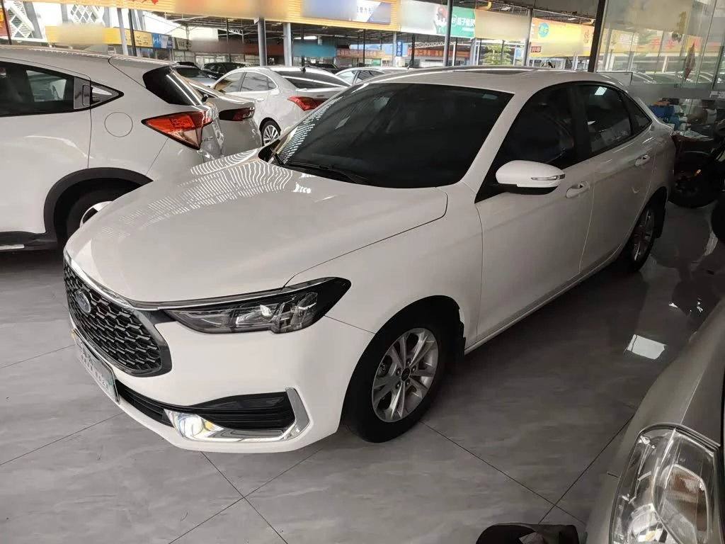 Ford Escort 2021 1.5L AT