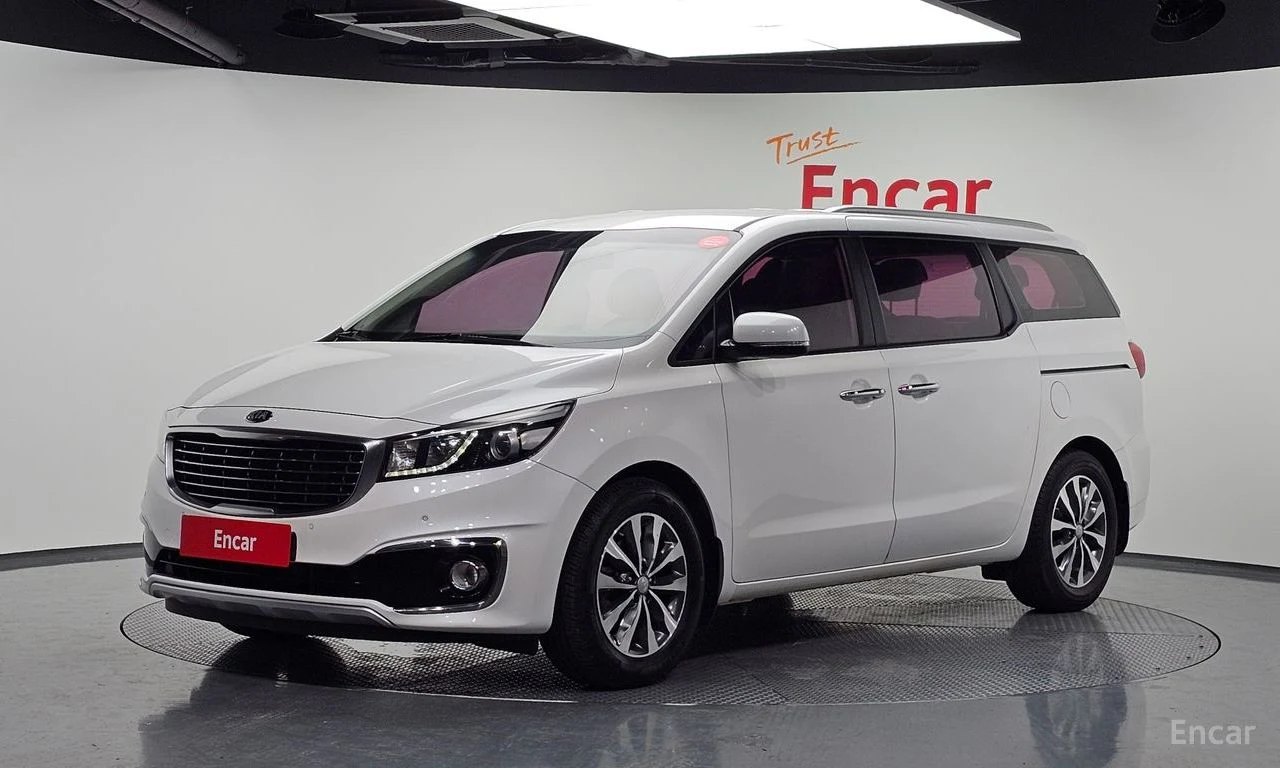 Kia Carnival 9 Luxury